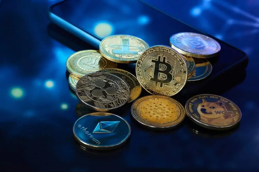 Ortaya Çıktı: Kurumsal Yatırımcılar Bitcoin ve O 7 Altcoin’den Alıyor!